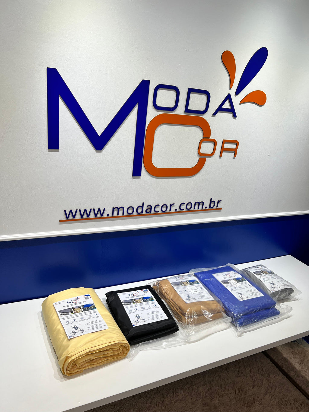 Tela de Sombreamento Sombrite Impermeável com Proteção UV 50+ Flexível e Ultra Resistente + Cordas e Kit Fixação de Brinde (BRINDE)