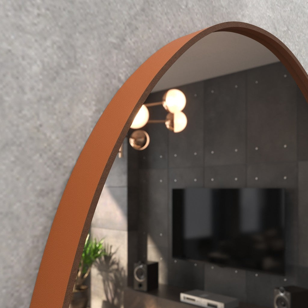 Espelho sofisticado com detalhe em couro e fixação fácil