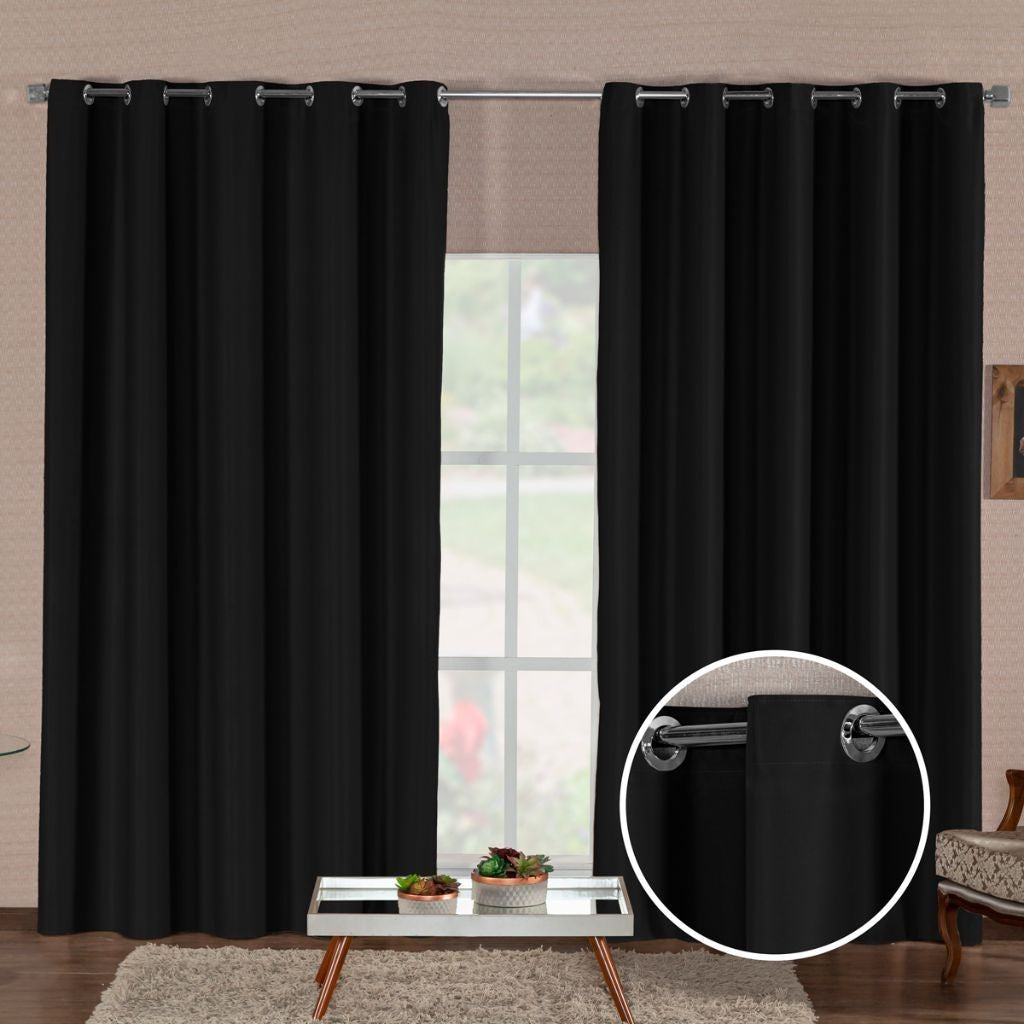 cortina blackout cortando luz e protegendo do calor